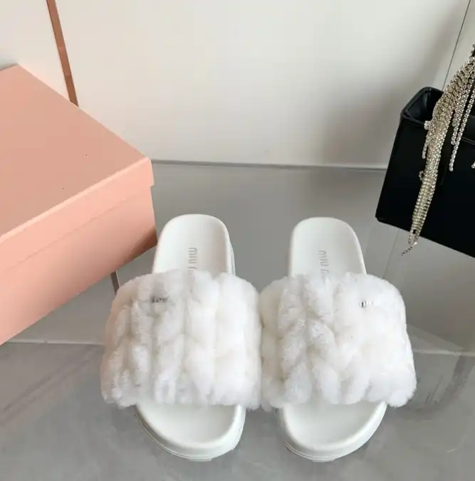 hype Miu Miu Slippers