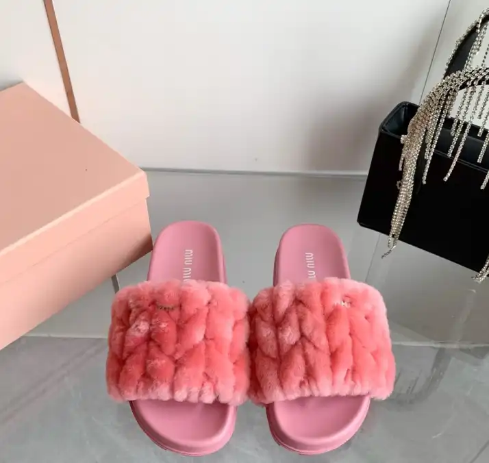 hype Miu Miu Slippers