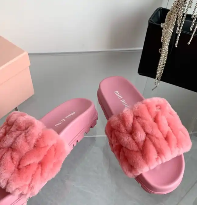 hype Miu Miu Slippers