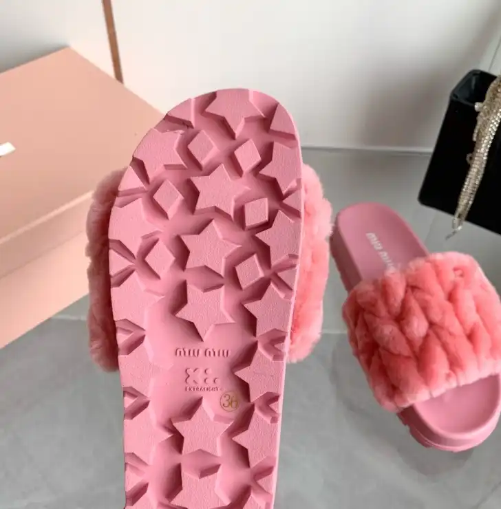 hype Miu Miu Slippers