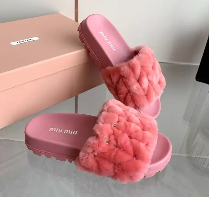 hype Miu Miu Slippers