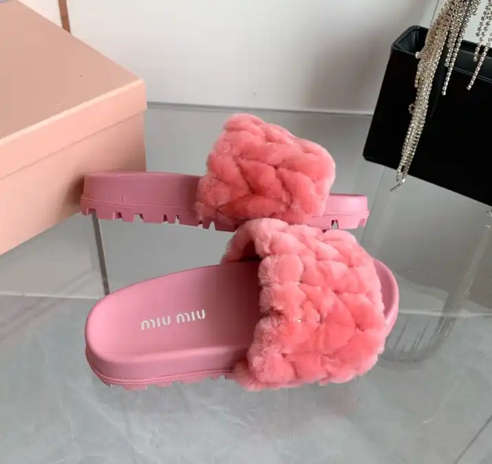 hype Miu Miu Slippers