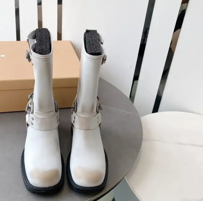 hype Miu Miu Boots