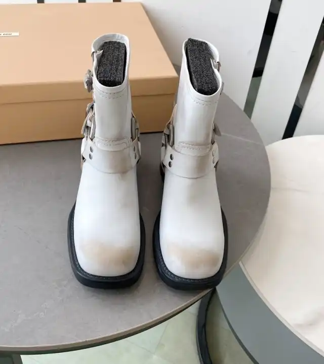 hype Miu Miu Boots