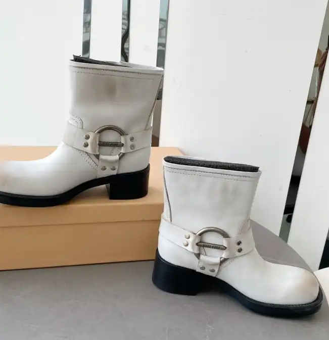 hype Miu Miu Boots