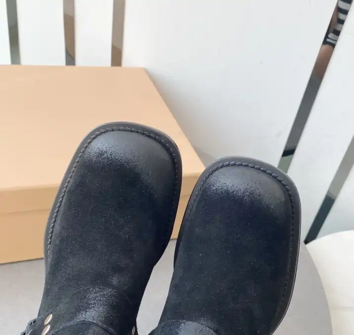 hype Miu Miu Boots