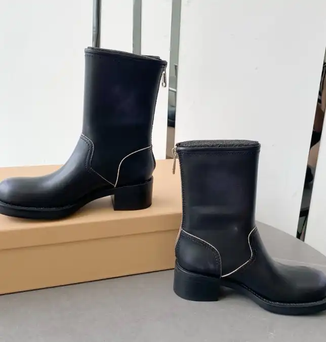 hype Miu Miu Boots