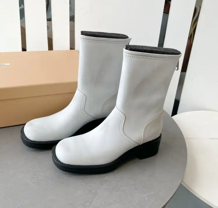 hype Miu Miu Boots