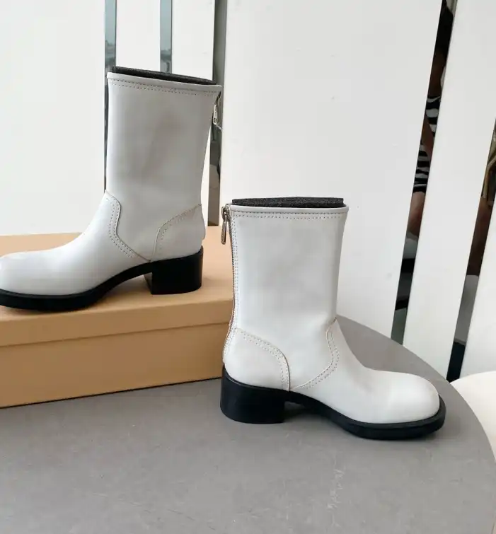 hype Miu Miu Boots