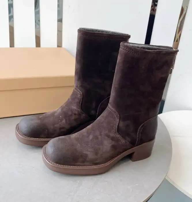 hype Miu Miu Boots