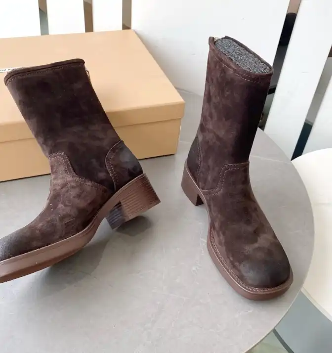 hype Miu Miu Boots