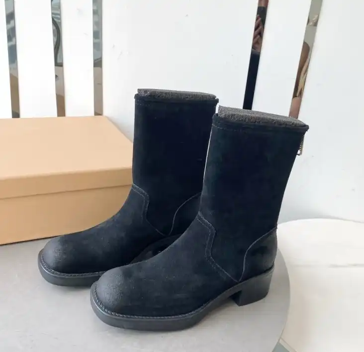 hype Miu Miu Boots