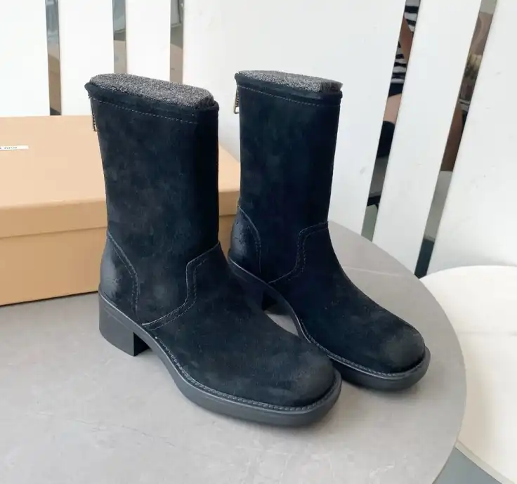 hype Miu Miu Boots