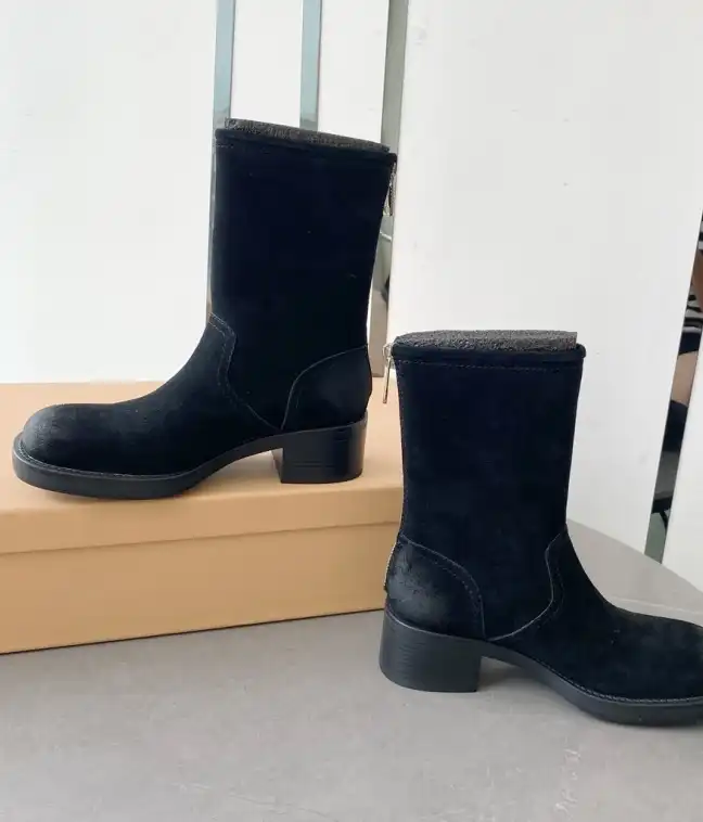 hype Miu Miu Boots