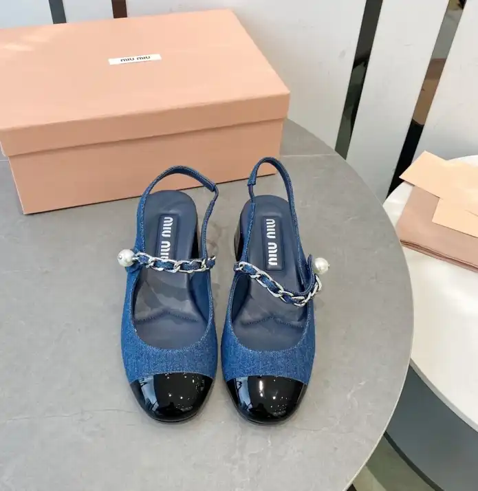 hype Miu Miu flat shoes