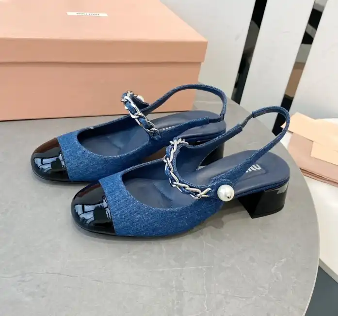 hype Miu Miu flat shoes