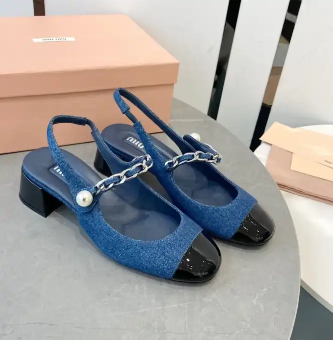 hype Miu Miu flat shoes