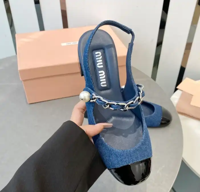 hype Miu Miu flat shoes