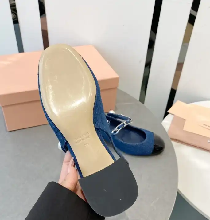 hype Miu Miu flat shoes