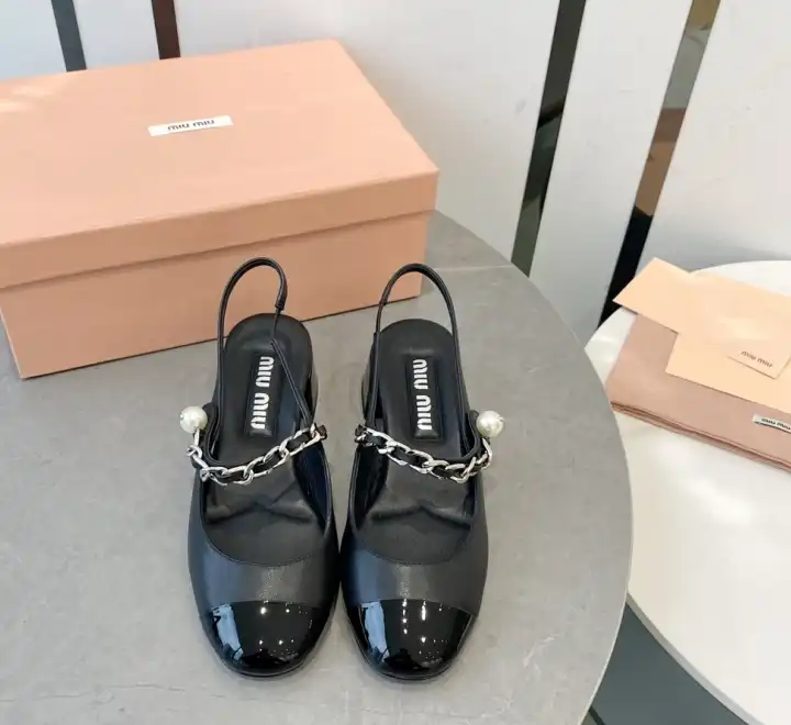 hype Miu Miu flat shoes