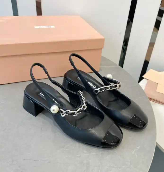 hype Miu Miu flat shoes