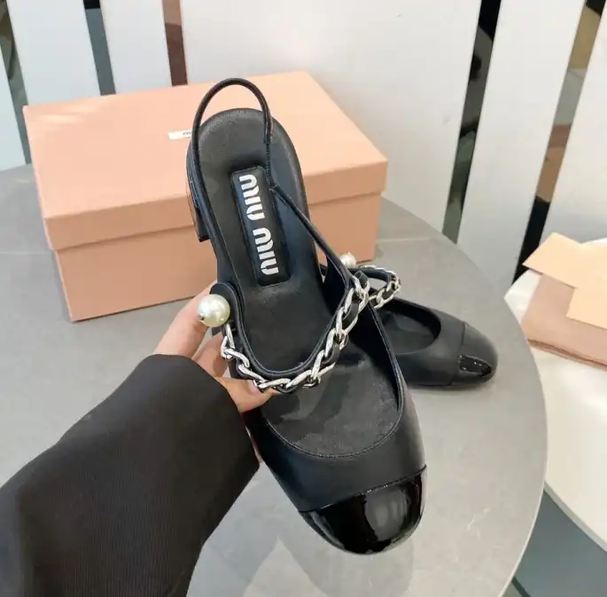 hype Miu Miu flat shoes