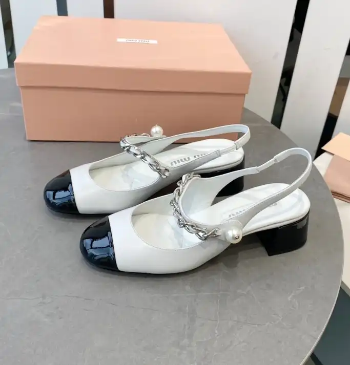 hype Miu Miu flat shoes