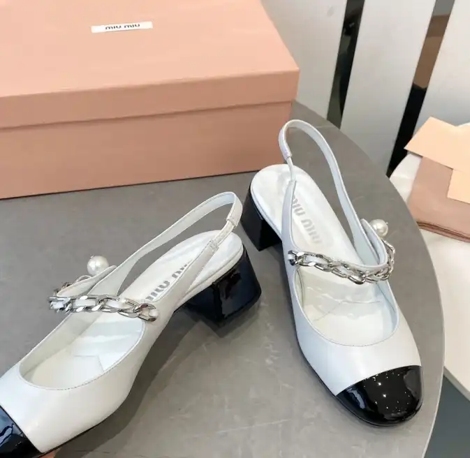 hype Miu Miu flat shoes