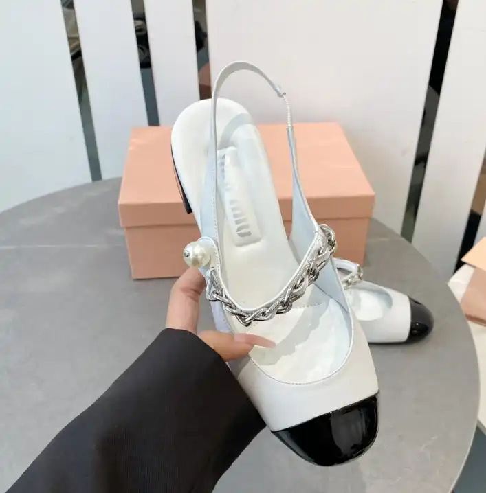 hype Miu Miu flat shoes