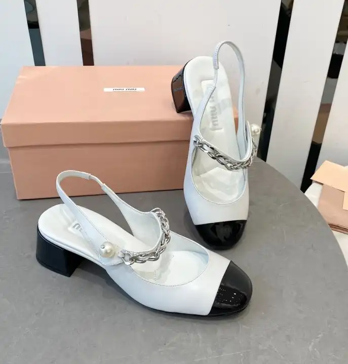 hype Miu Miu flat shoes