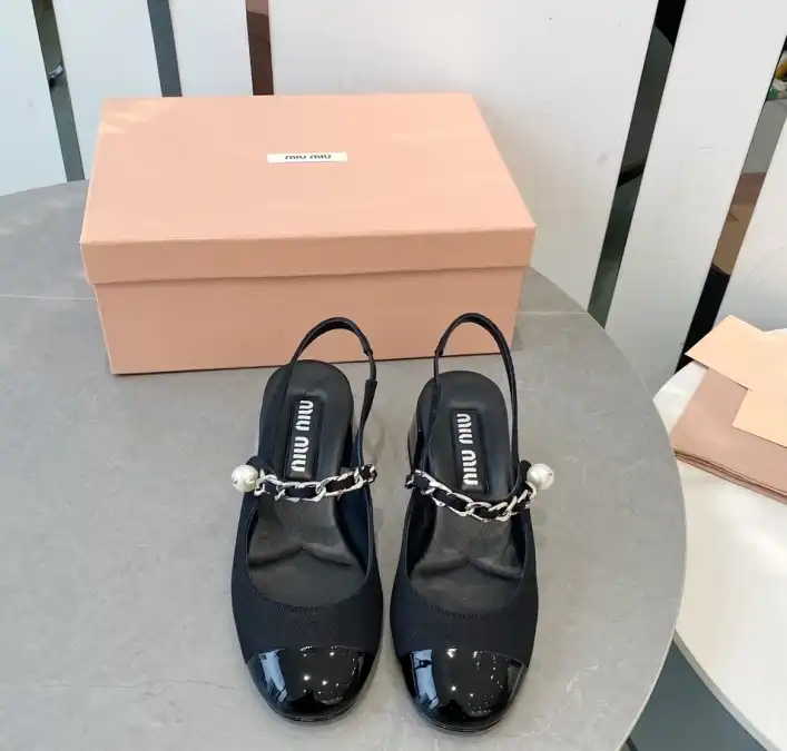 hype Miu Miu flat shoes