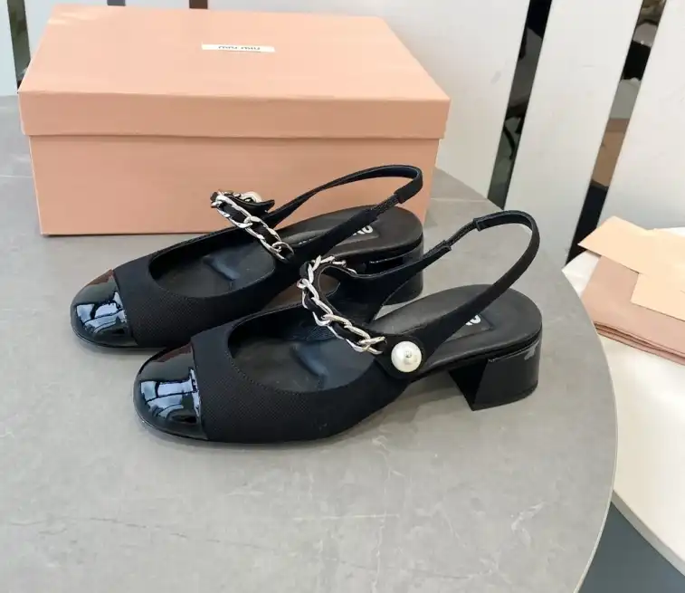 hype Miu Miu flat shoes