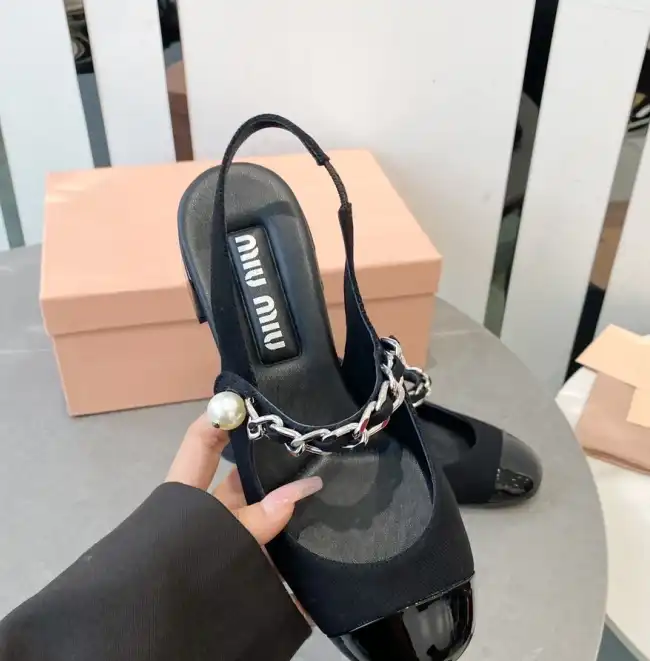 hype Miu Miu flat shoes