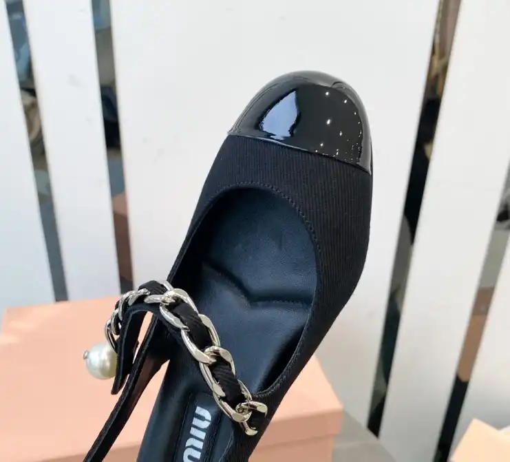 hype Miu Miu flat shoes