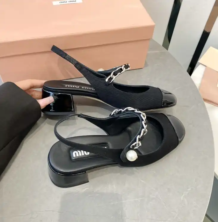 hype Miu Miu flat shoes