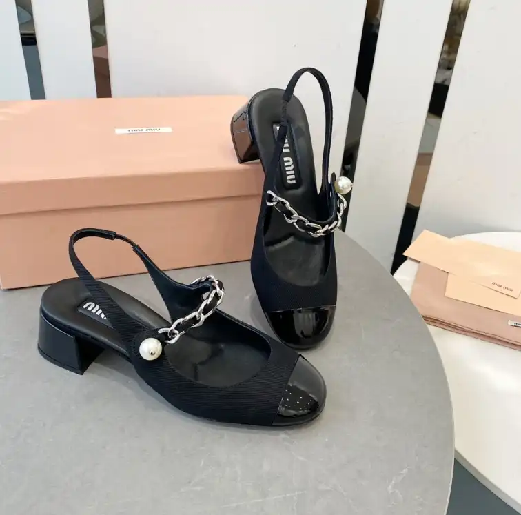 hype Miu Miu flat shoes