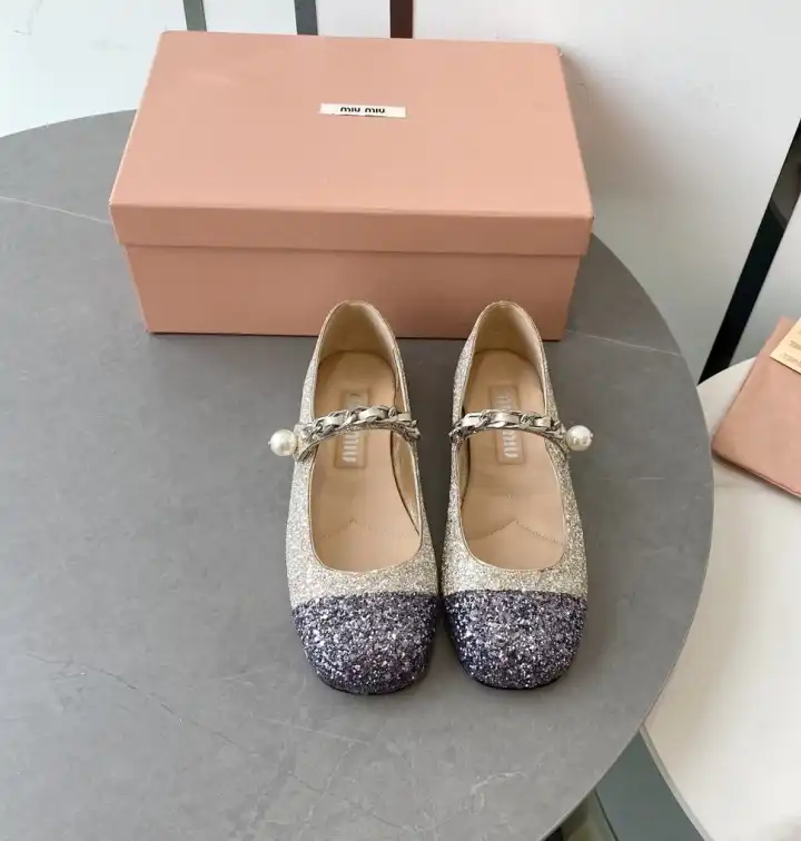 hype Miu Miu flat shoes