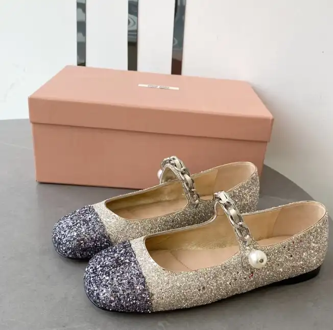 hype Miu Miu flat shoes