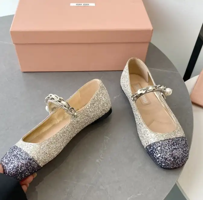 hype Miu Miu flat shoes