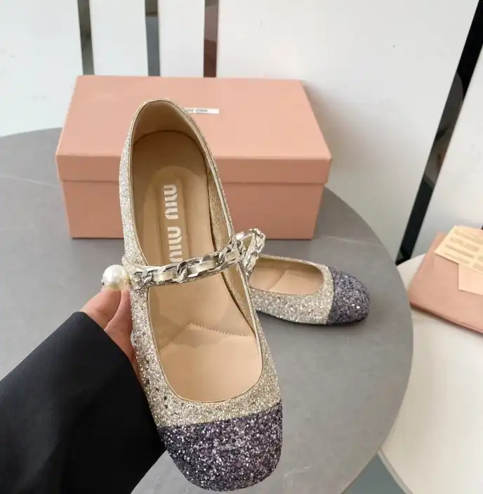 hype Miu Miu flat shoes