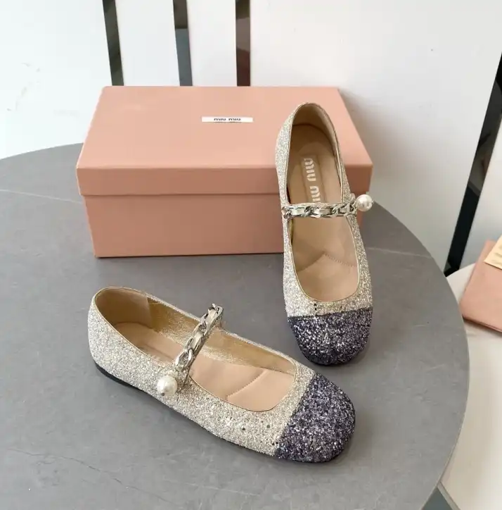 hype Miu Miu flat shoes