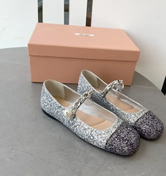 hype Miu Miu flat shoes