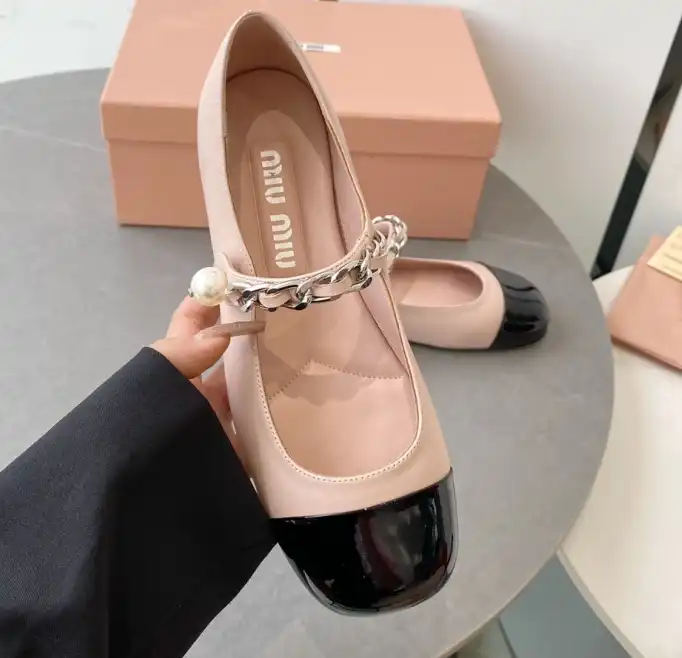 hype Miu Miu flat shoes