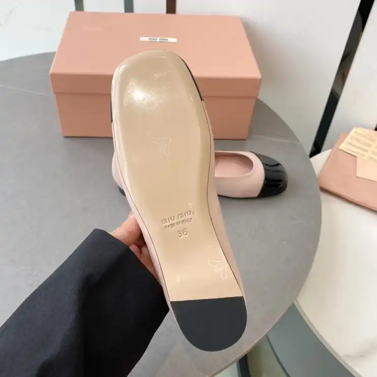 hype Miu Miu flat shoes