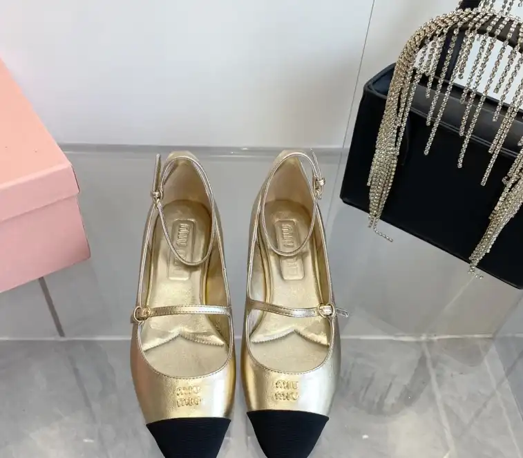 hype Miu Miu flat shoes