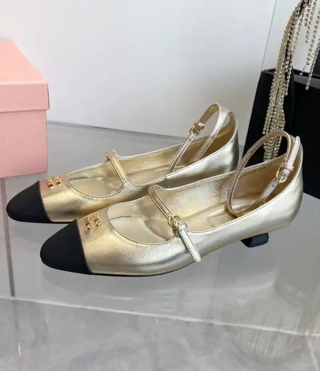 hype Miu Miu flat shoes