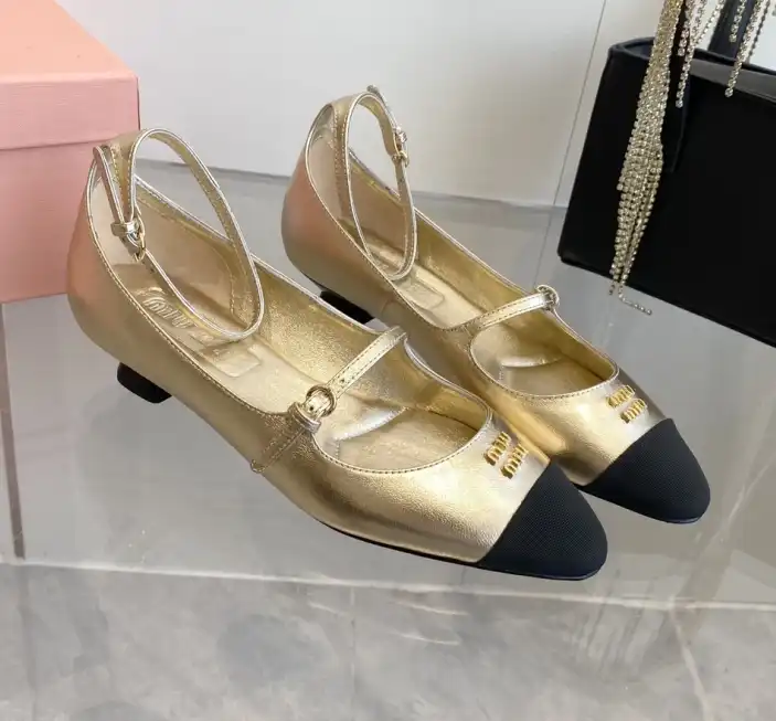 hype Miu Miu flat shoes