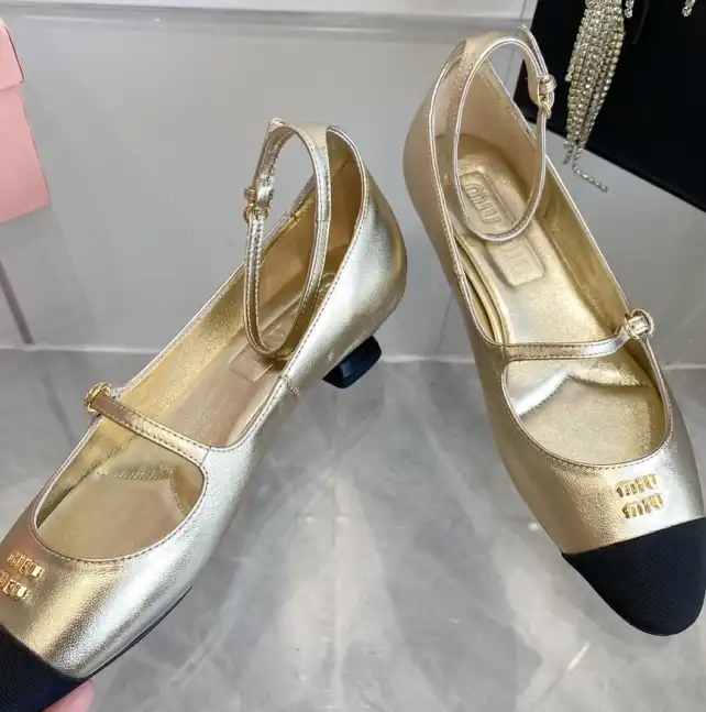 hype Miu Miu flat shoes