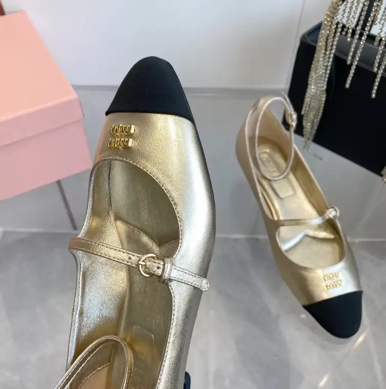 hype Miu Miu flat shoes