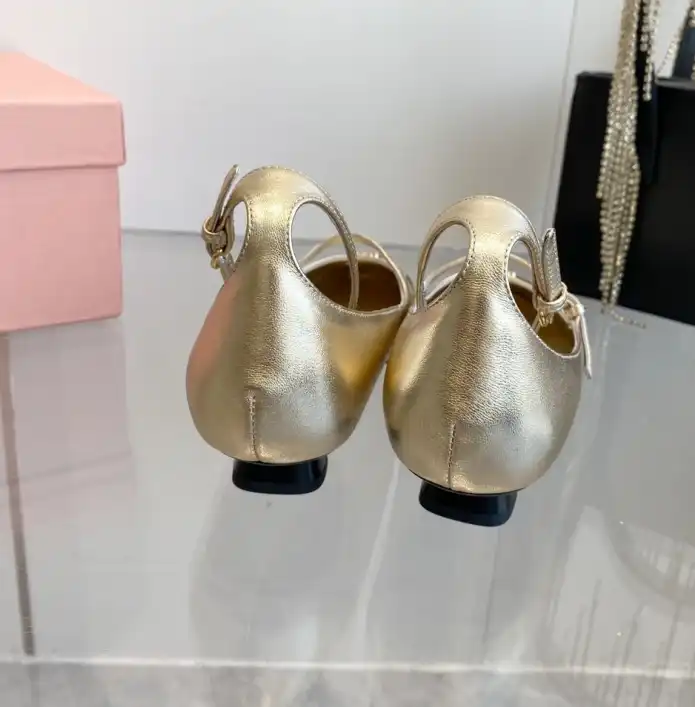 hype Miu Miu flat shoes